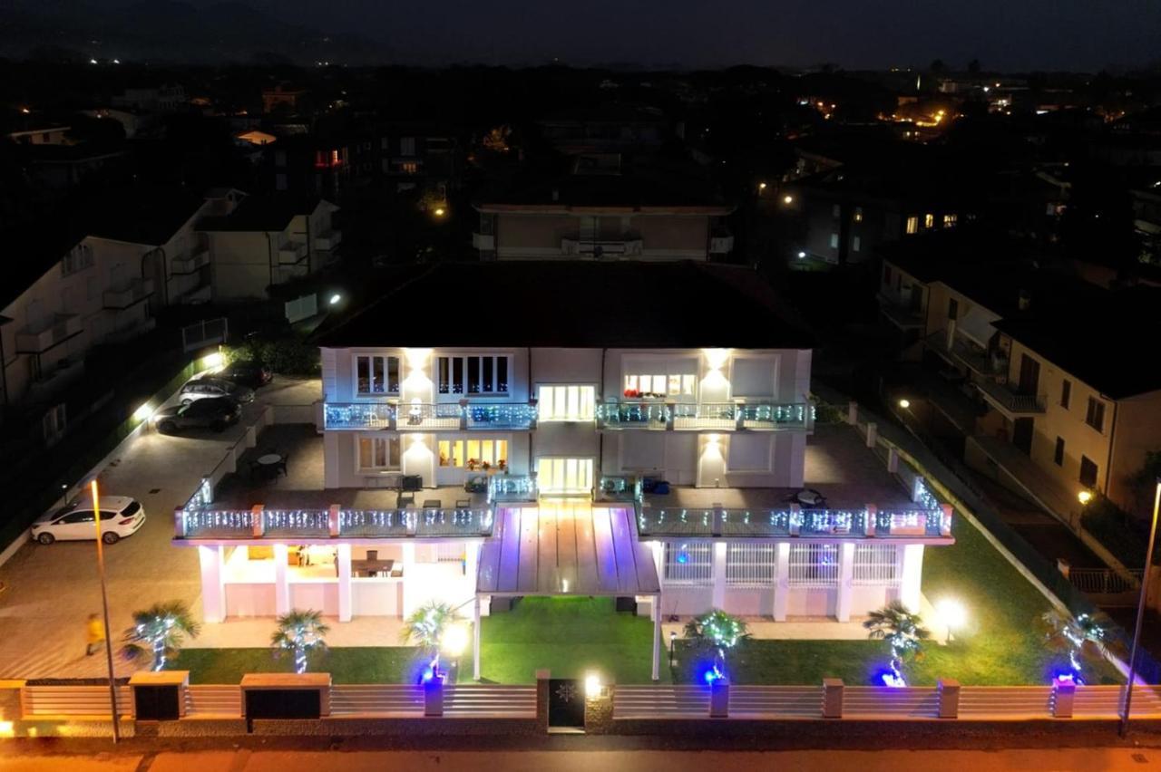 Residence Deamarina Marina di Massa Exterior foto