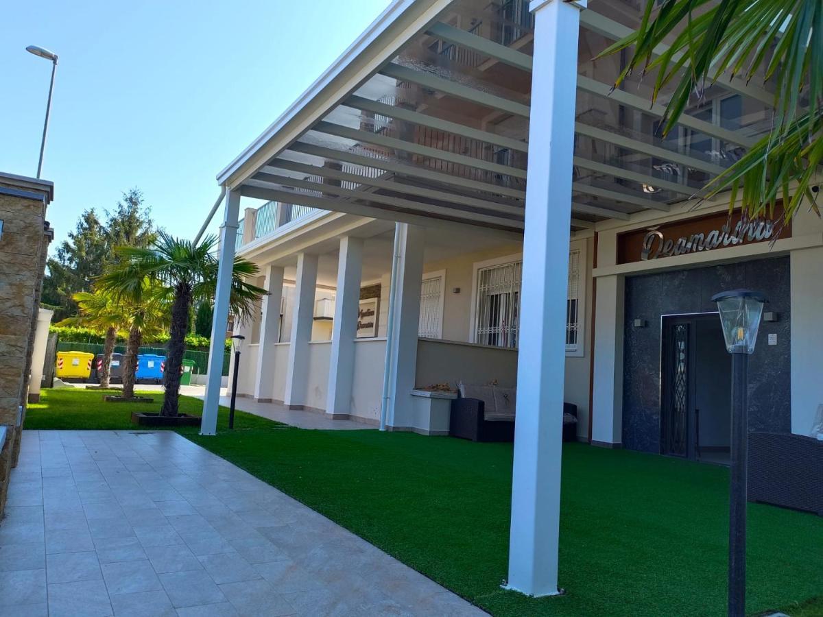 Residence Deamarina Marina di Massa Exterior foto